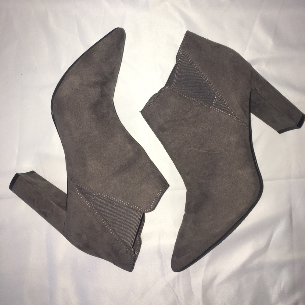 Marc fisher women’s bootie size 8.5